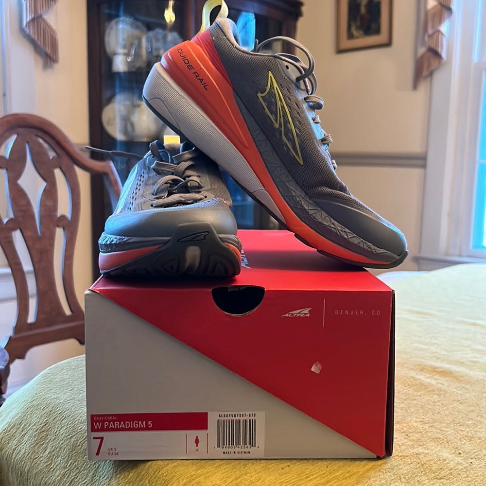 Altra Paradigm 5 Gray & Coral W 7